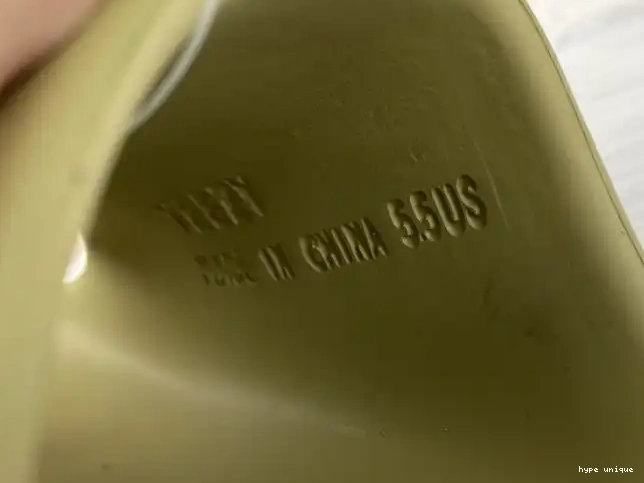 hype Yeezy Slides 'Resin' Adidas FX0494 0605